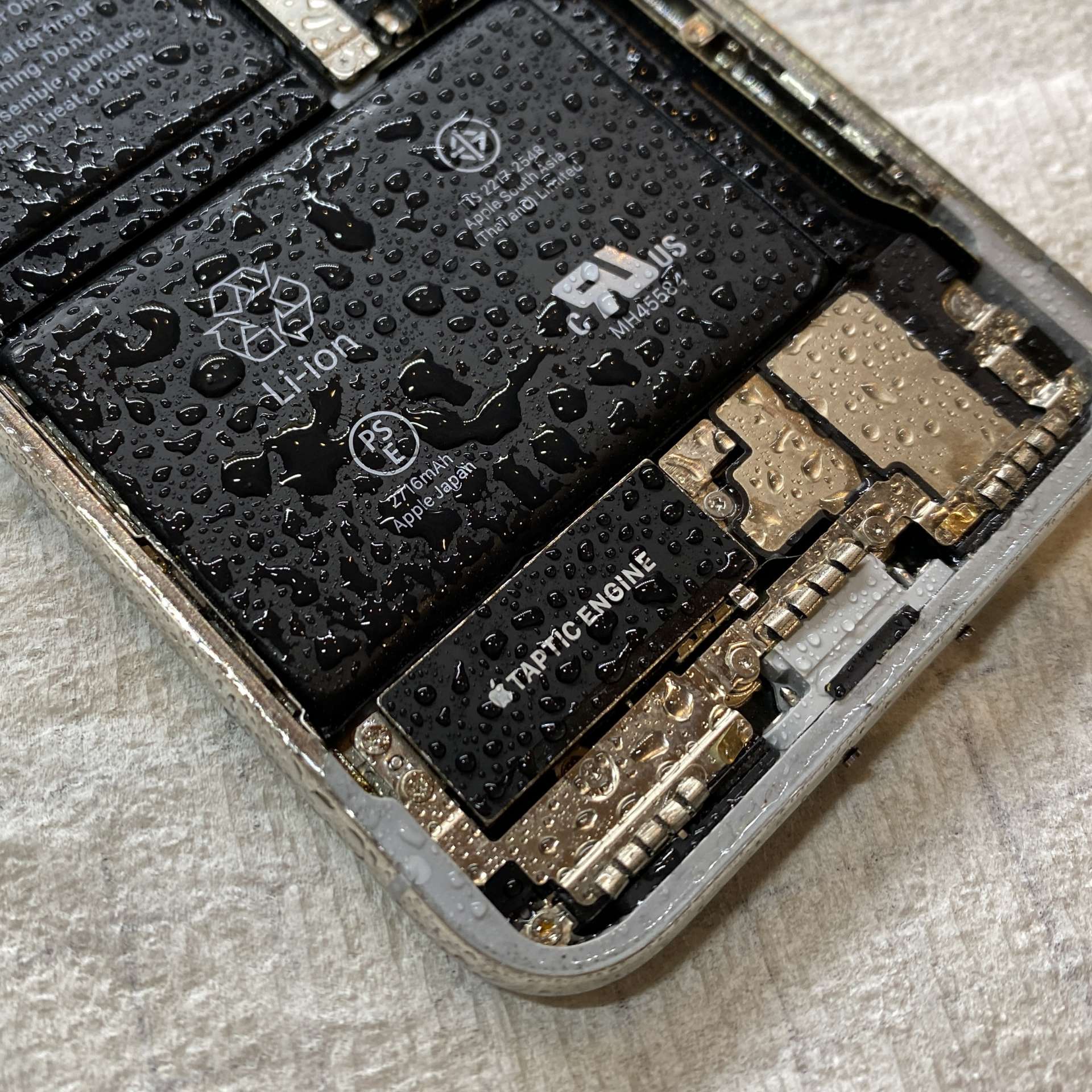 iPhone12の水没修理も即日できます　富山市のiPhone修理iLABO